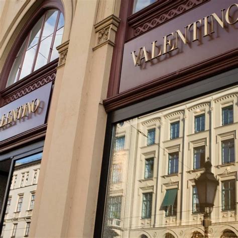 maximilianstrasse breitling|Maximilianstrasse Munich: Luxury shopping and designer stores.